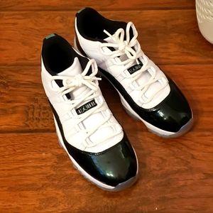 Mens Jordan 11 Low Iridescent (size 12)